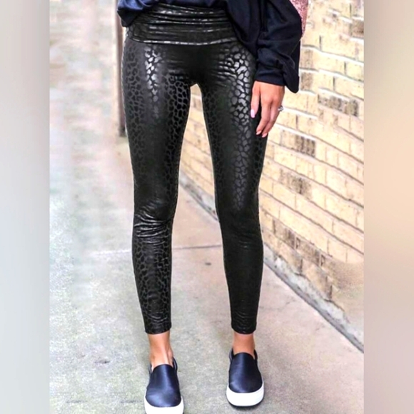 Shirley & Stone Black Foil Leggings size Medium - Picture 1 of 8
